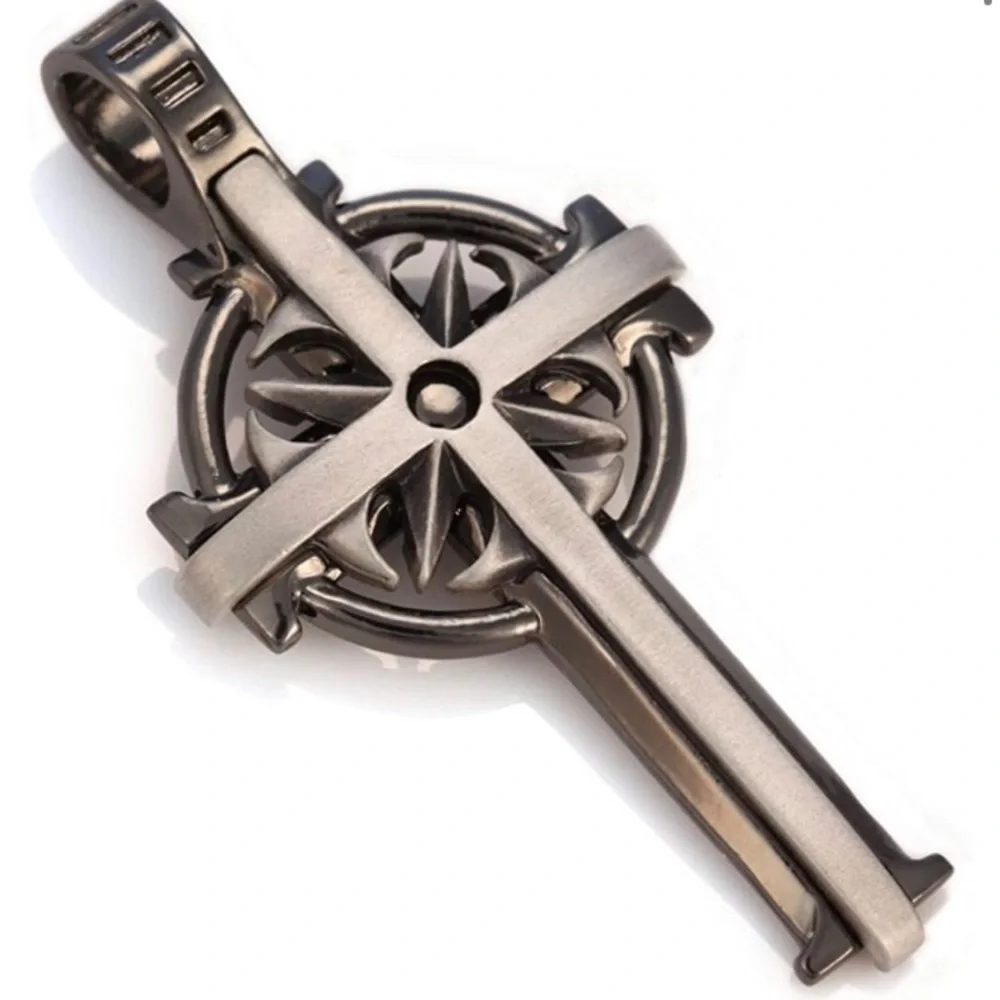 Celtic Cross Pendant NWT!